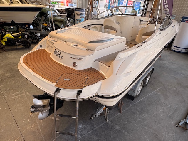 Stingray 235 LR