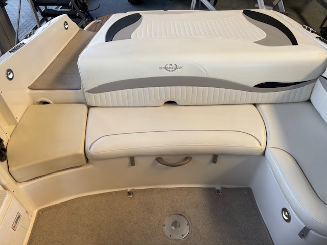 Stingray 235 LR