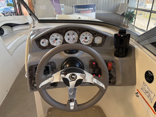 Stingray 235 LR