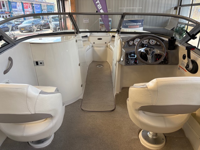 Stingray 235 LR